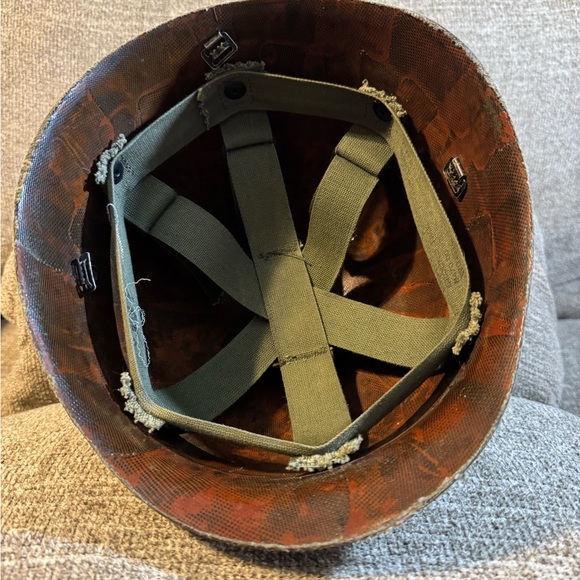 Vintage Vietnam War era US Army M1 combat helmet with liner - Picture 2 of 11